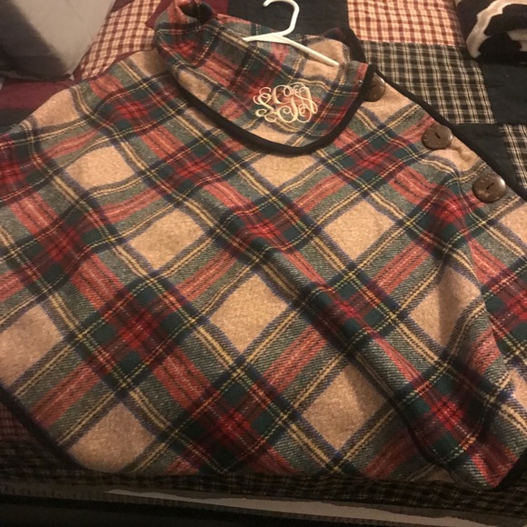 ponchowith the initials SGA in a size medium - Picture 1 of 1